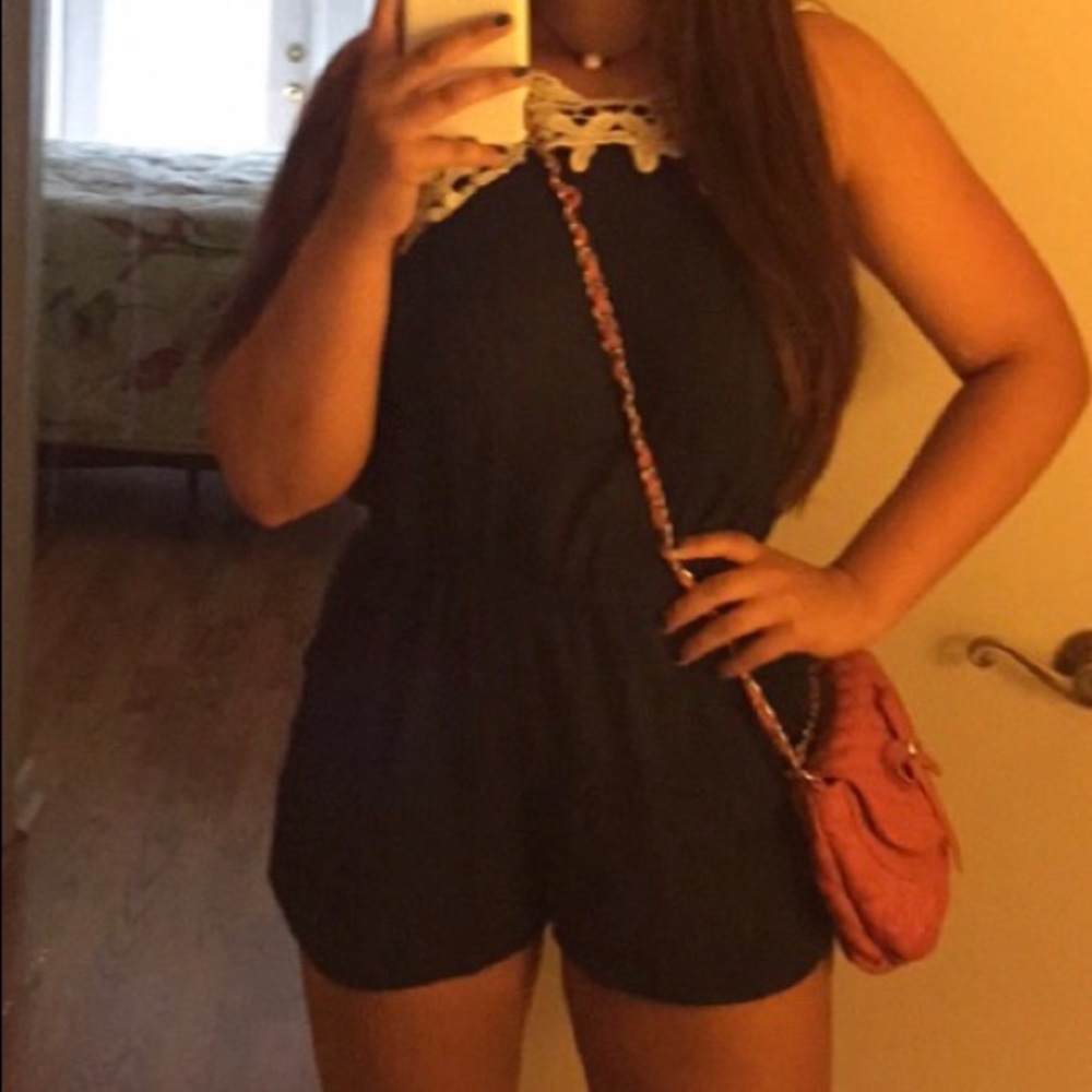 ✨Entro Navy with White Lace Romper✨